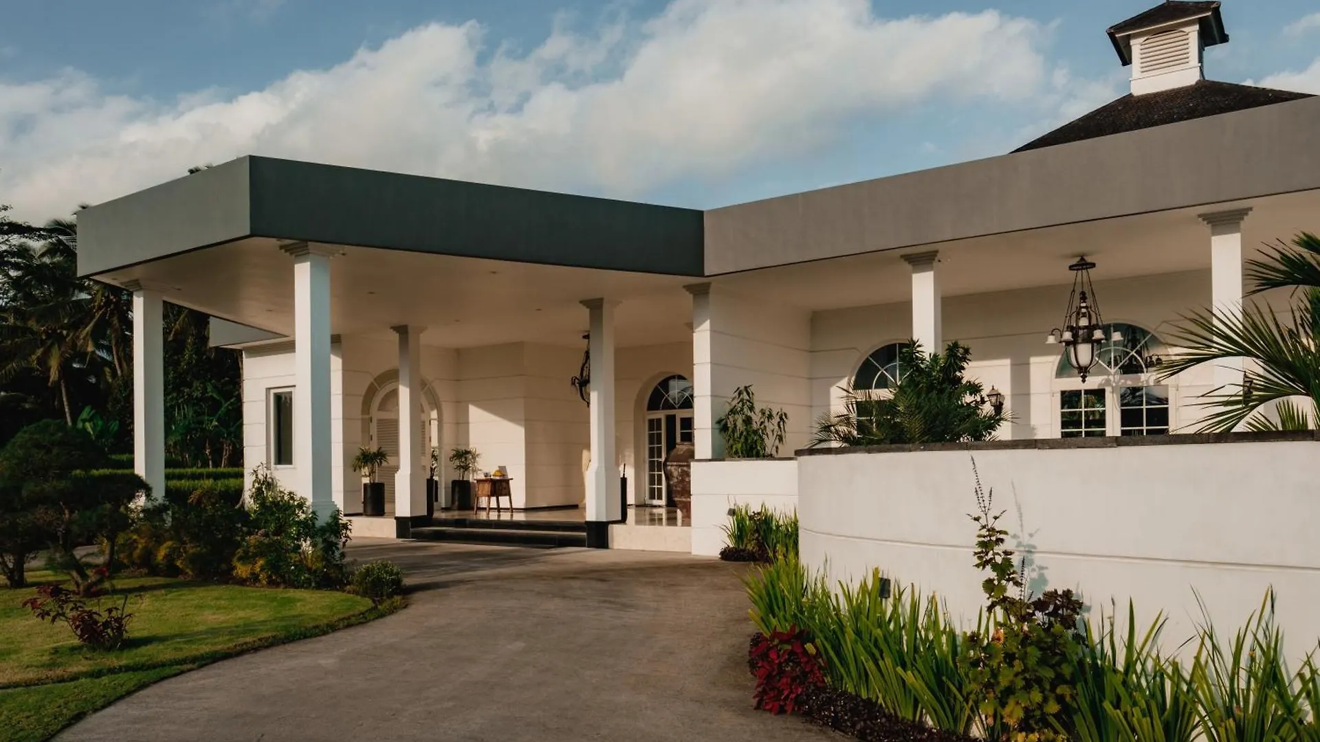 Cascades Suites Ubud